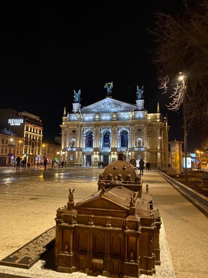 Apartments On Rynok Square Lwów Zewnętrze zdjęcie